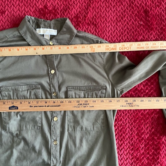 Michael Kors Army Green Long sleeve button Down women’s size 2 - Picture 6 of 8